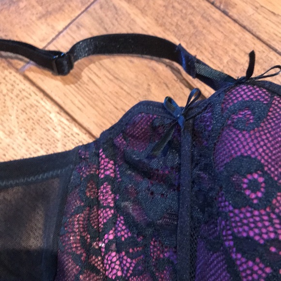 Just listed❤️fabulous black lace over purple push up bra - Picture 11 of 12